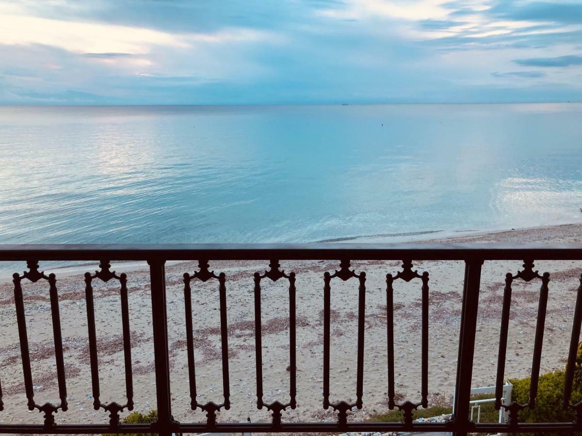 Seafront Maisonette in Fourka Exterior foto